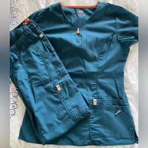 Women’s scrubs